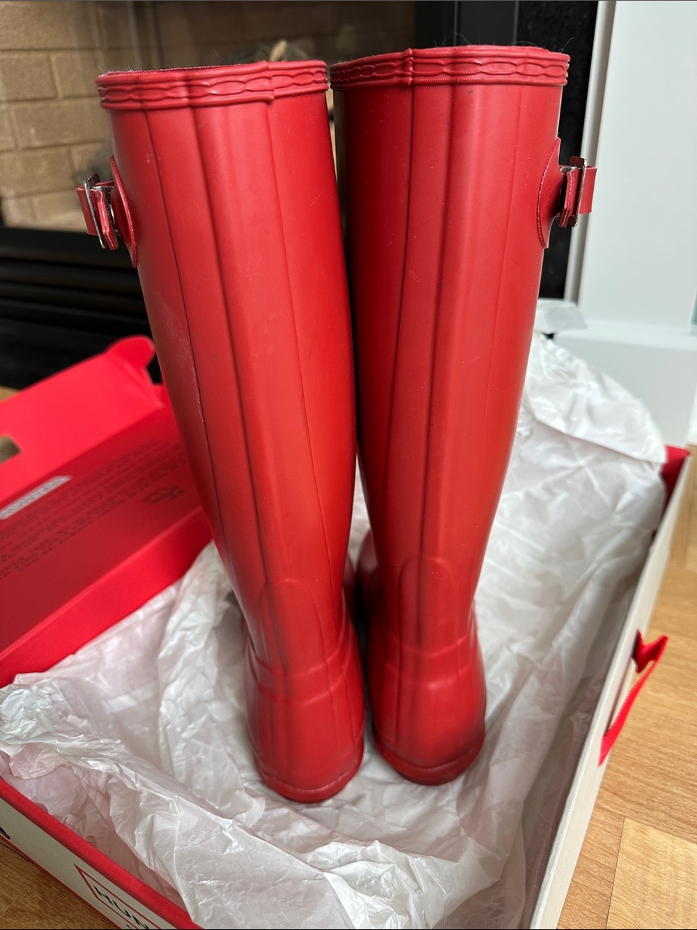 Hunter Original Tall Waterproof Rain Boots in Military Red Womens size 7 - Picture 2 of 9